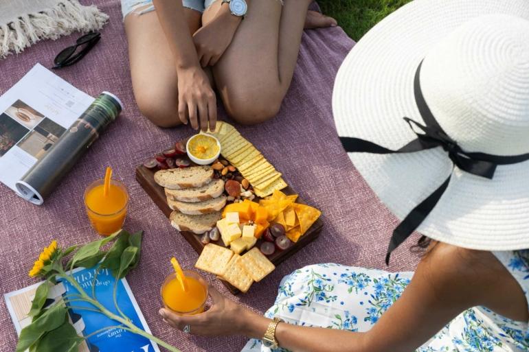 villas for women only travel groups