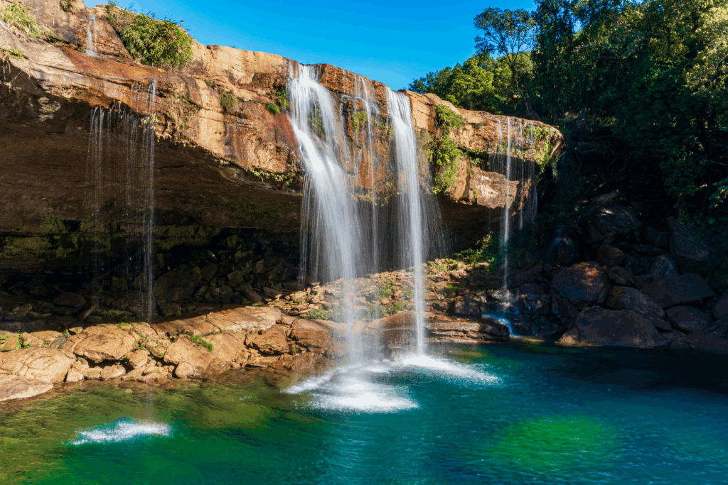 waterfalls in meghalaya