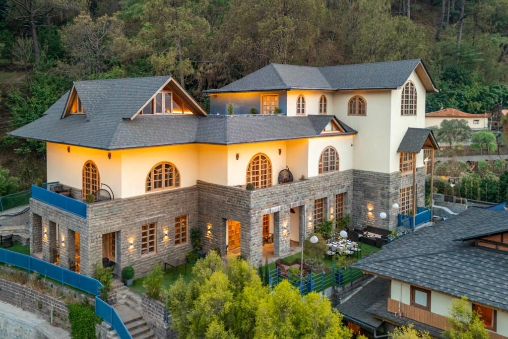 villas in kasauli to book