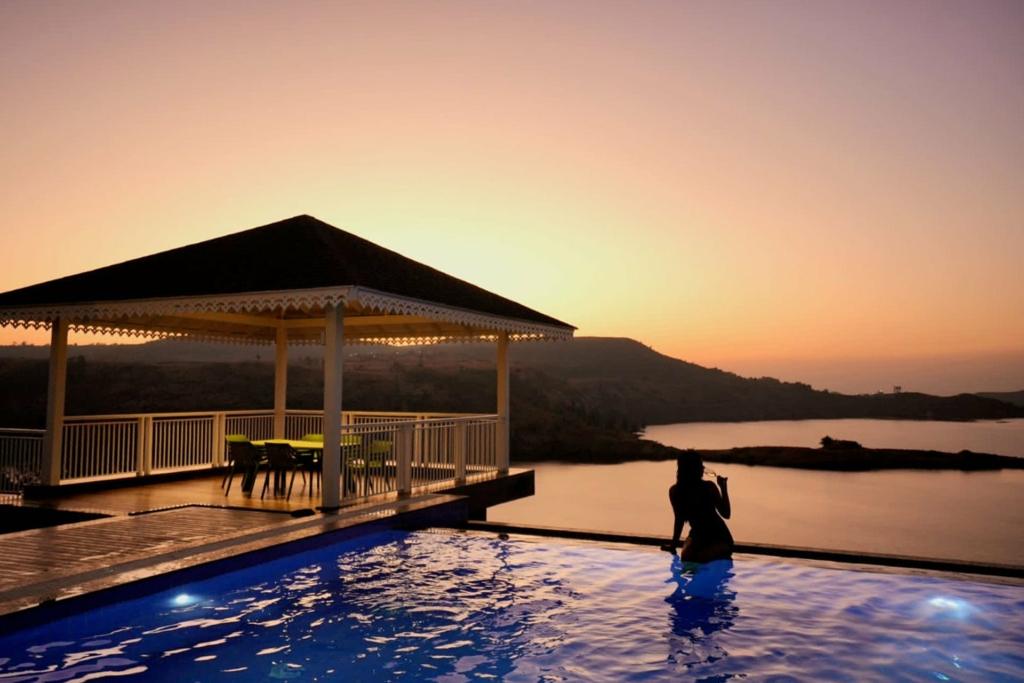pool villas in igatpuri near lake