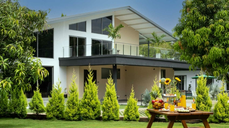 Villa in Karjat with lawn