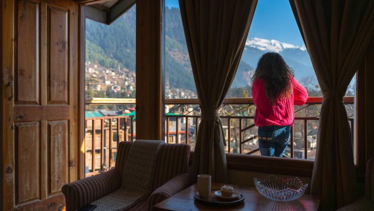 stay in manali