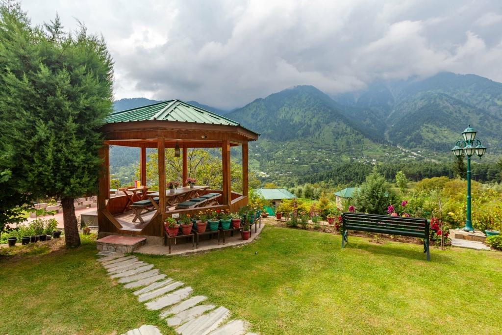 Betaab Valley stays romantic hill station for couples