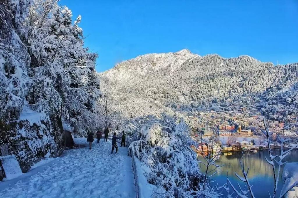 trending instagram spots in india with snow