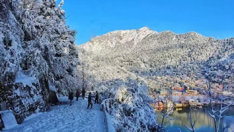 trending instagram spots in india with snow