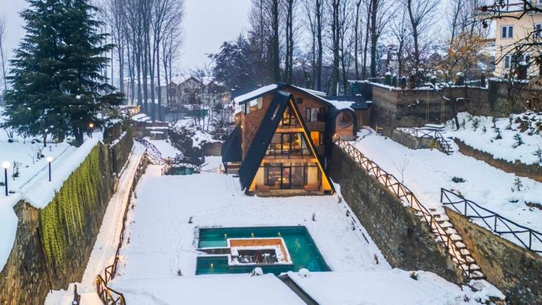 winter villas in Himachal and Uttarakhand