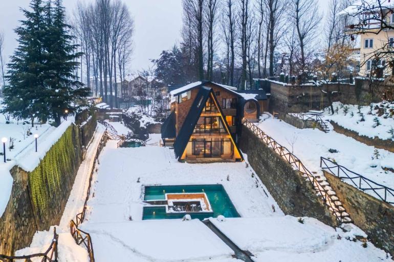 winter villas in Himachal and Uttarakhand