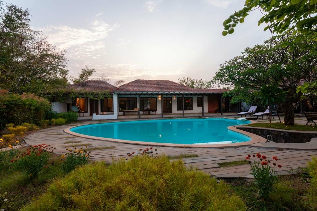 villas in alibaug