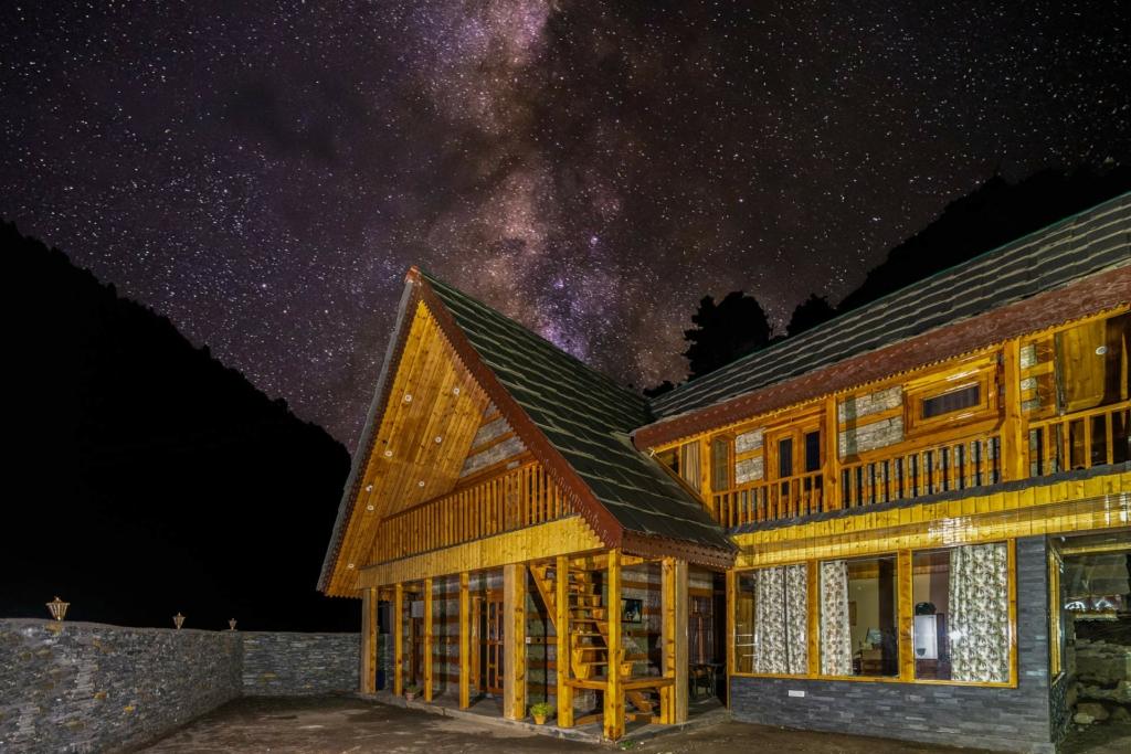 cottages in tirthan valley for stargazing