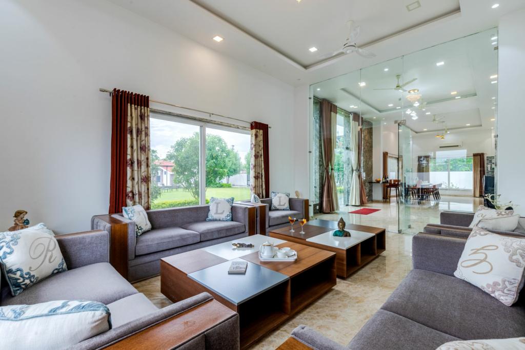 pool villas in udaipur in january