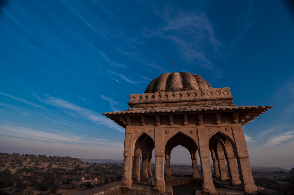 historical places to visit near indore