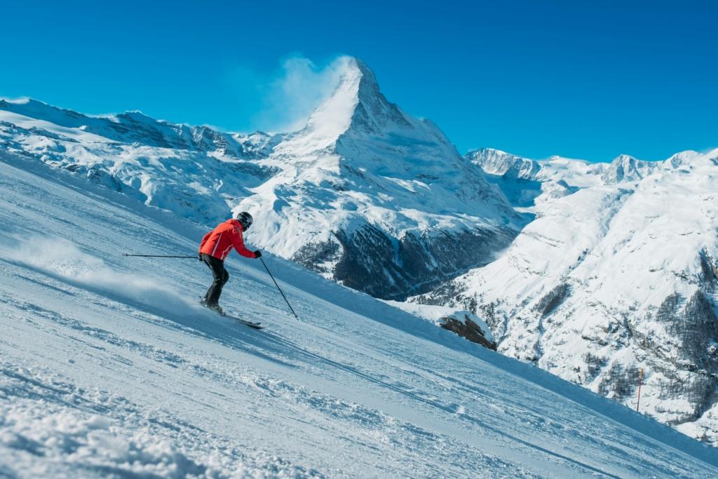 Image credit: alex-gruber via unsplash
Image of a tourist skiing in Solang Valley