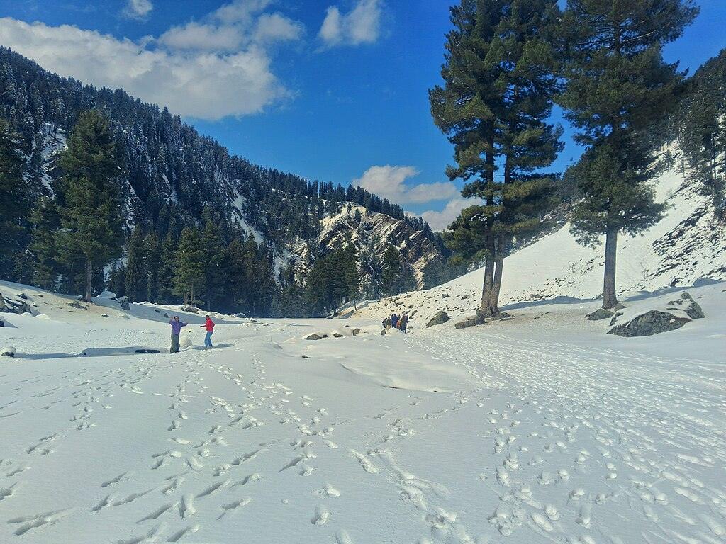 February me snowfall kaha hota hai
