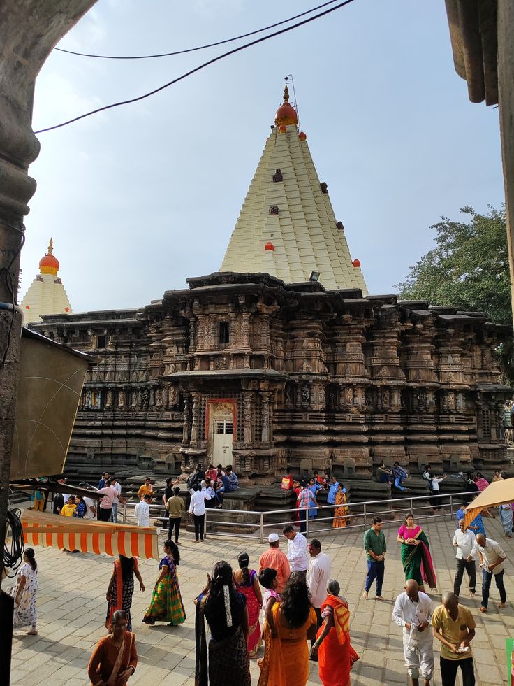 Image credit: apurvaaa🦩 via unsplash
Kolhapur Mahalaxmi Temple, Places to visit in Kolhapur