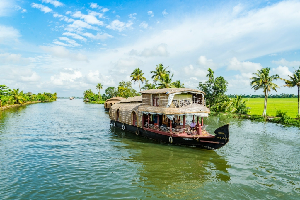 Image credit: Abhishek Prasad via unsplash
Alappuzha, kerala backwaters