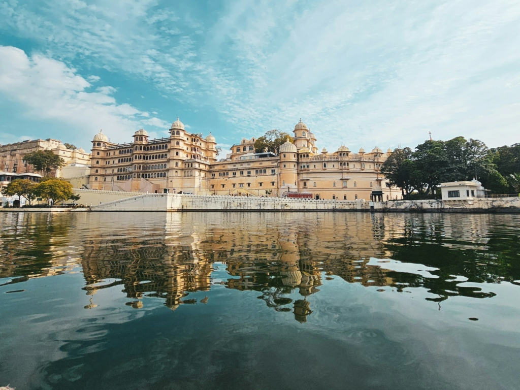 Image credit:
Abhishek R via unsplash
Udaipur City Palace, lakes in udaipur, places to visit in udaipur
