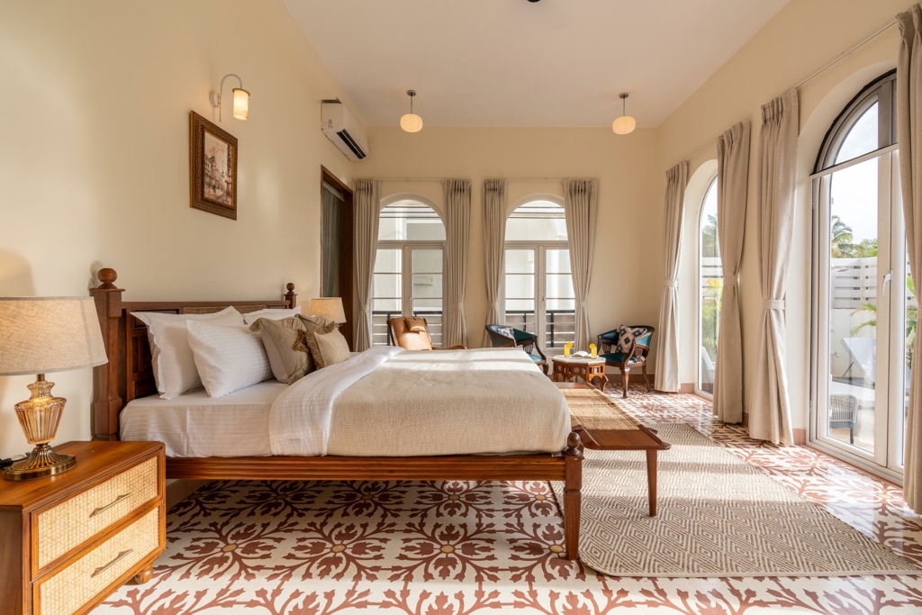 where to stay in goa for goa holi 2026