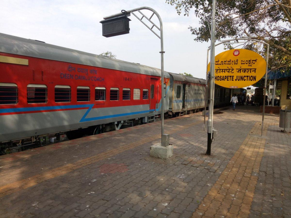 how to reach hampi for holi 2026