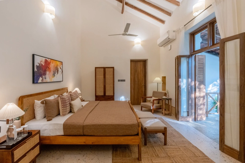 where to stay in goa for holi goa 2026