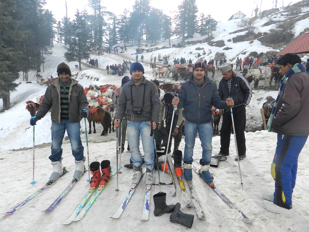 skiing in kufri near manali in march
