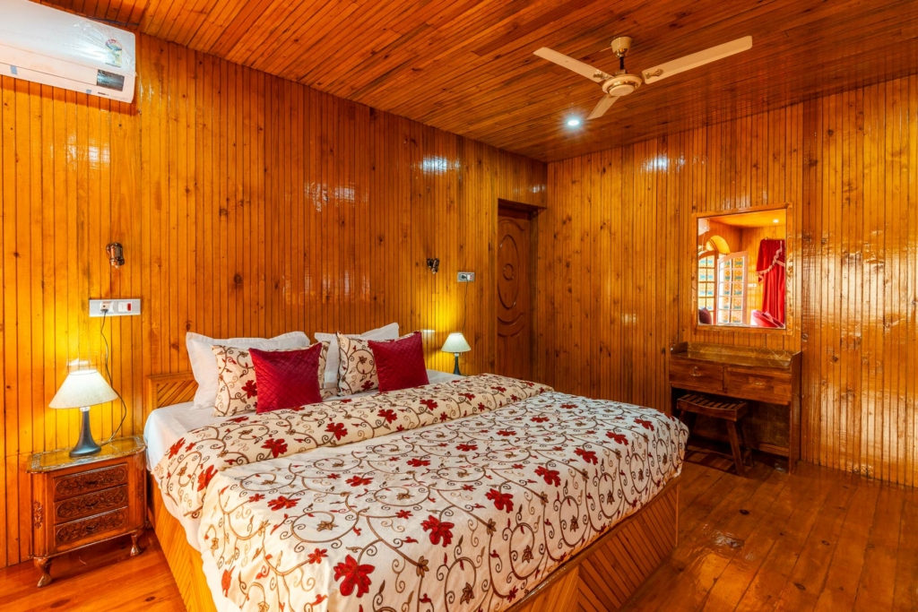 Kashmir travel guide March 2026