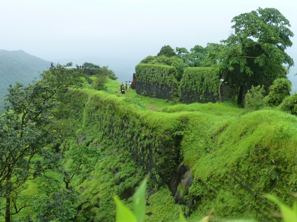 monsoon treks in maharashtra for beginners