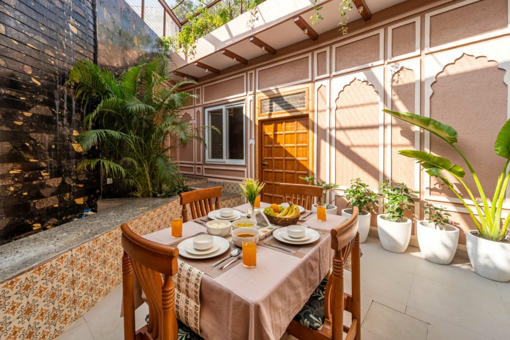 cheap stays in mathura vrindavan for june
