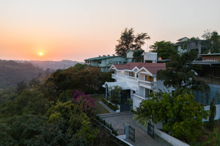 6 BHK villa in Lonavala with private pool